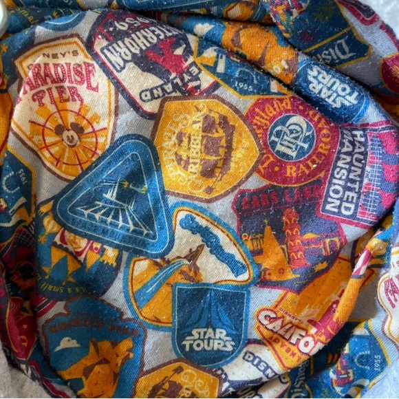 Disneyland Zip-Up Hoodie (UNISEX) - Picture 5 of 6